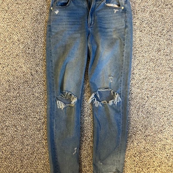 American Eagle Mom Jean - Picture 2 of 4